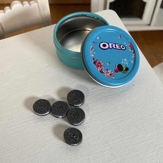 Oreo Tin with Cookies