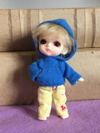 RealPuki Sweatshirt and Jeans - Image 6