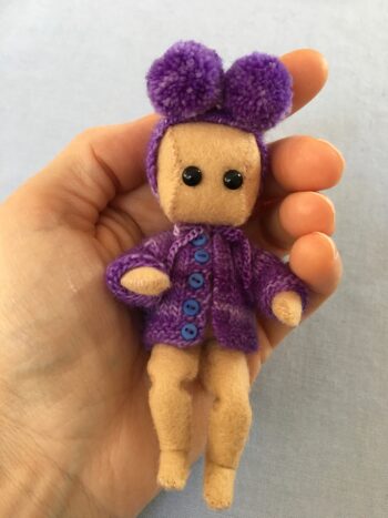 1:12 BJD Pom-pom Hat and Sweater - Image 9