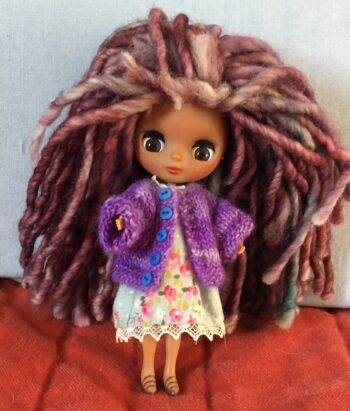 1:12 BJD Pom-pom Hat and Sweater - Image 8