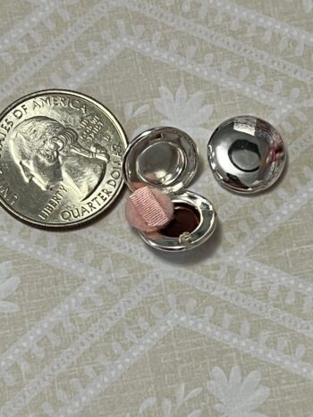 Fashion Doll Makeup Compact - Image 2