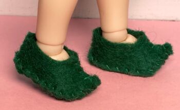 1:8 Scale Woodland Hood, Elf Hat and Shoes - Image 5